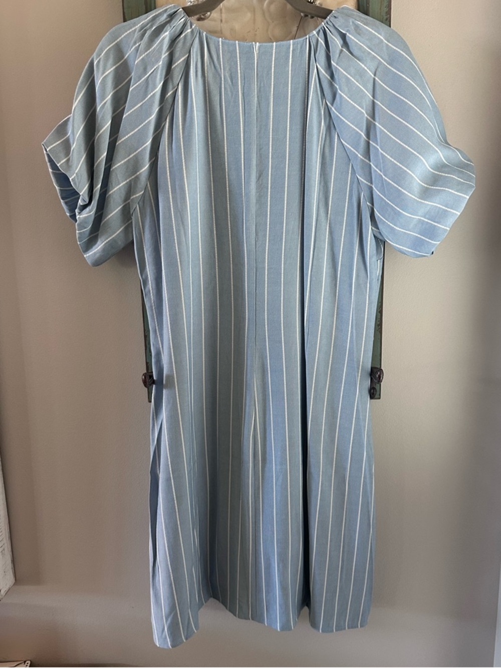 NWT Hem & Thread Blue and White Striped Dress with Puff Sleeves Large - Picture 5 of 5